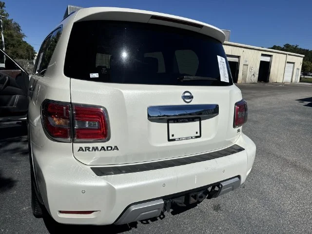 Used 2018 White Nissan SL image 39
