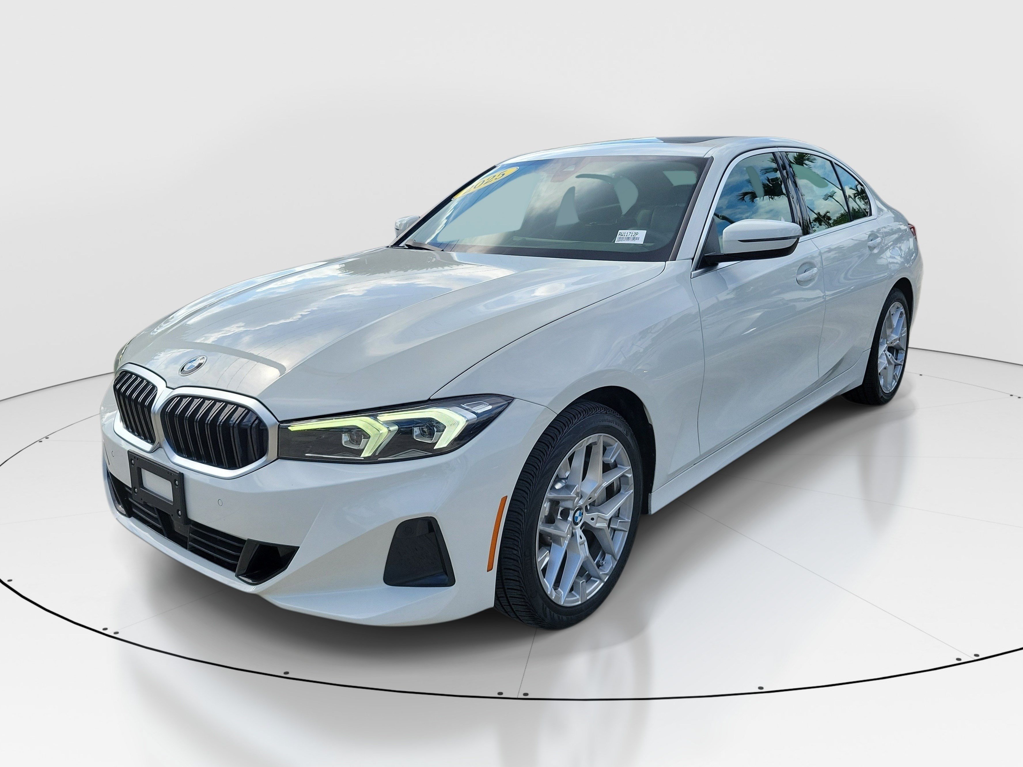 Used 2025 Alpine White BMW 330i image 3