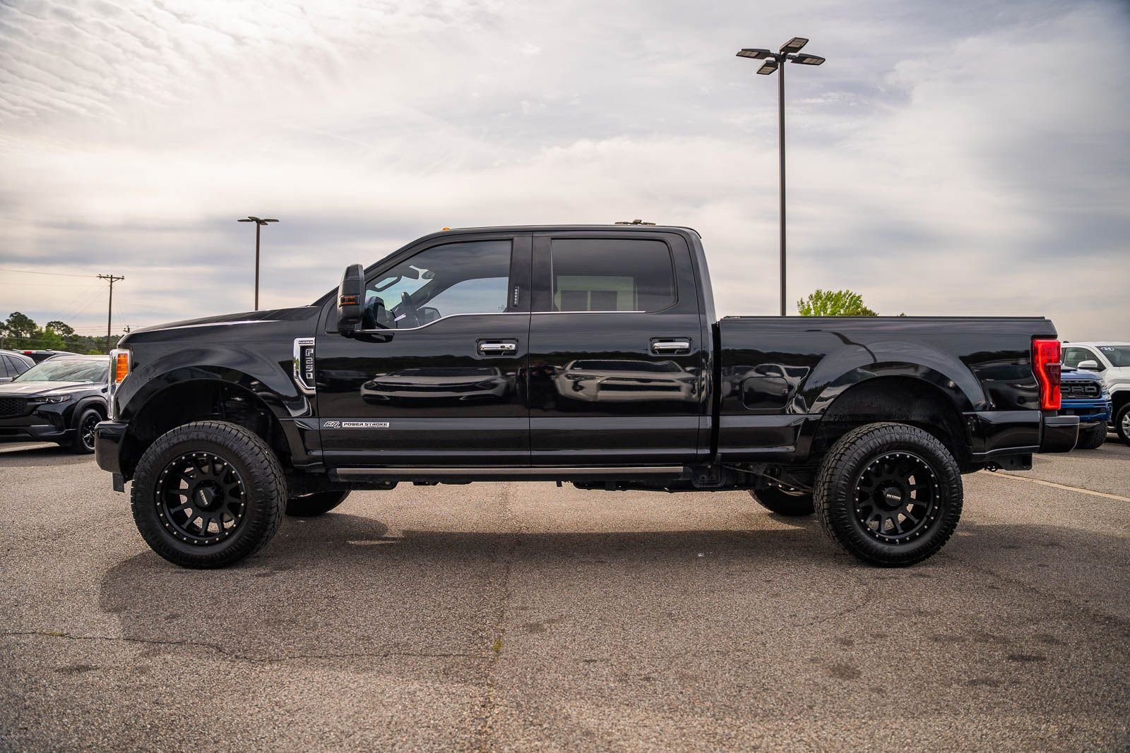 Used 2019 Black Ford Platinum image 4