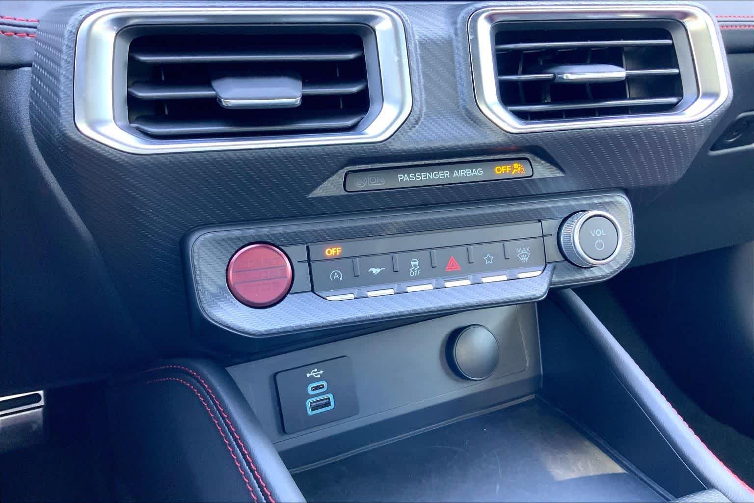 Used 2025 Vapor Blue Metallic Ford GT Premium image 33