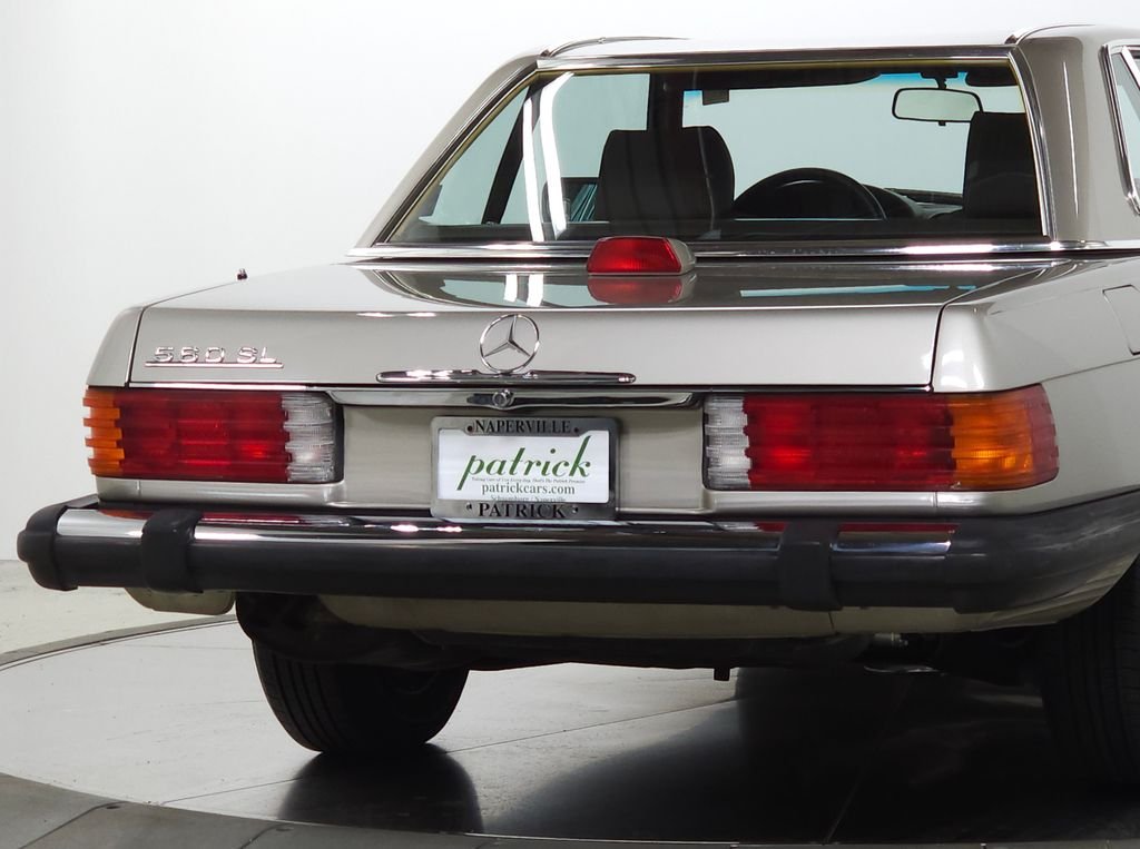 Used 1987 Gold Mercedes-Benz 560 SL image 8
