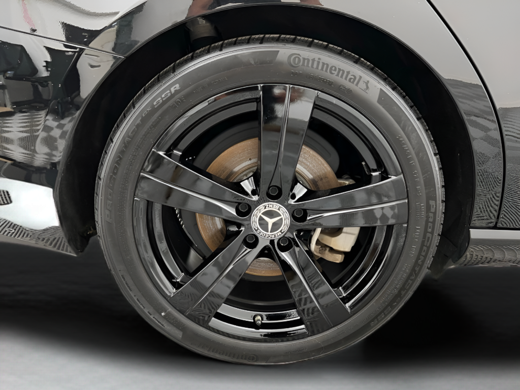 Used 2025  Mercedes-Benz C 300 image 38