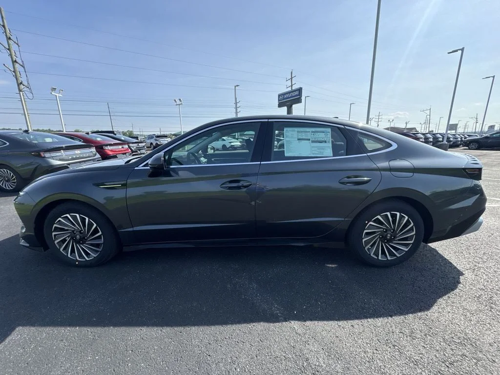 New 2026 Gray Hyundai SEL image 5