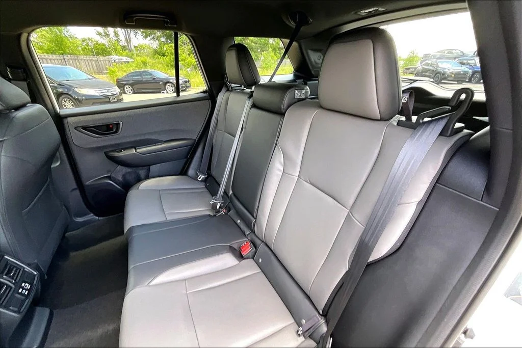 New 2026 CRYSTAL WHITE PEARL Subaru Premium image 10