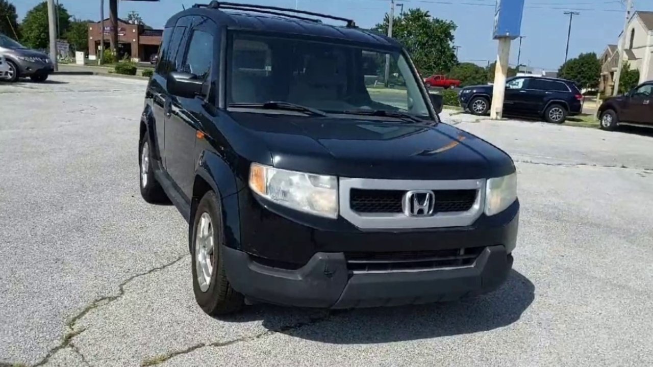2011 Honda Element LX photo 2