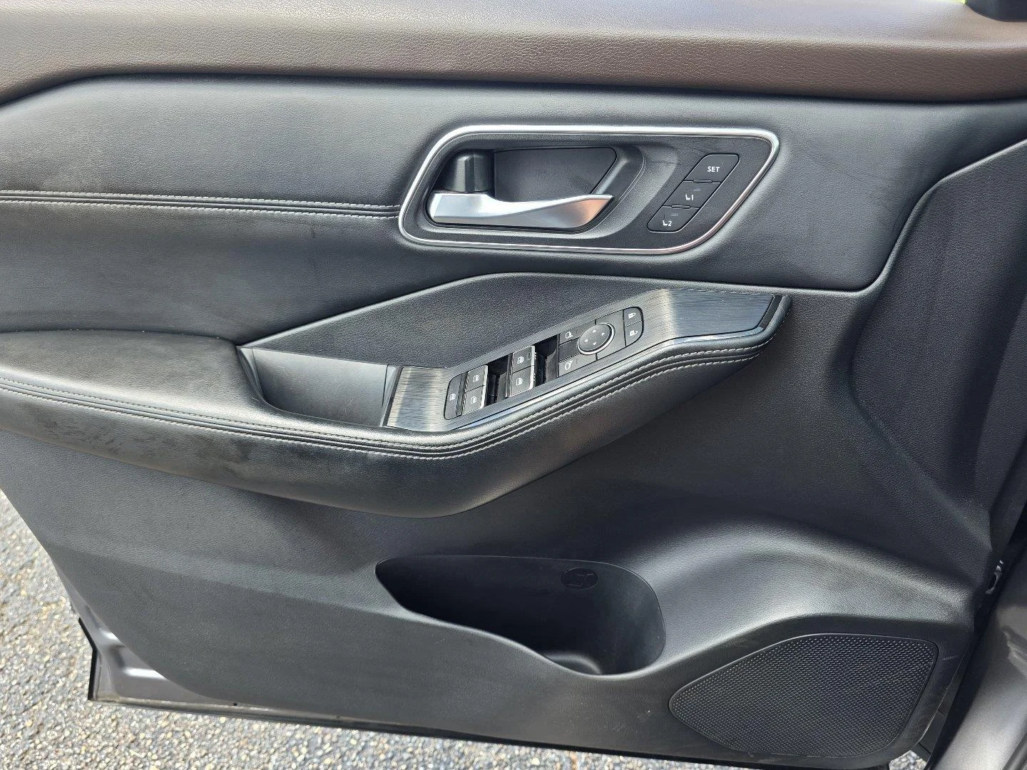 Used 2023 Gun Metallic Nissan Platinum image 25