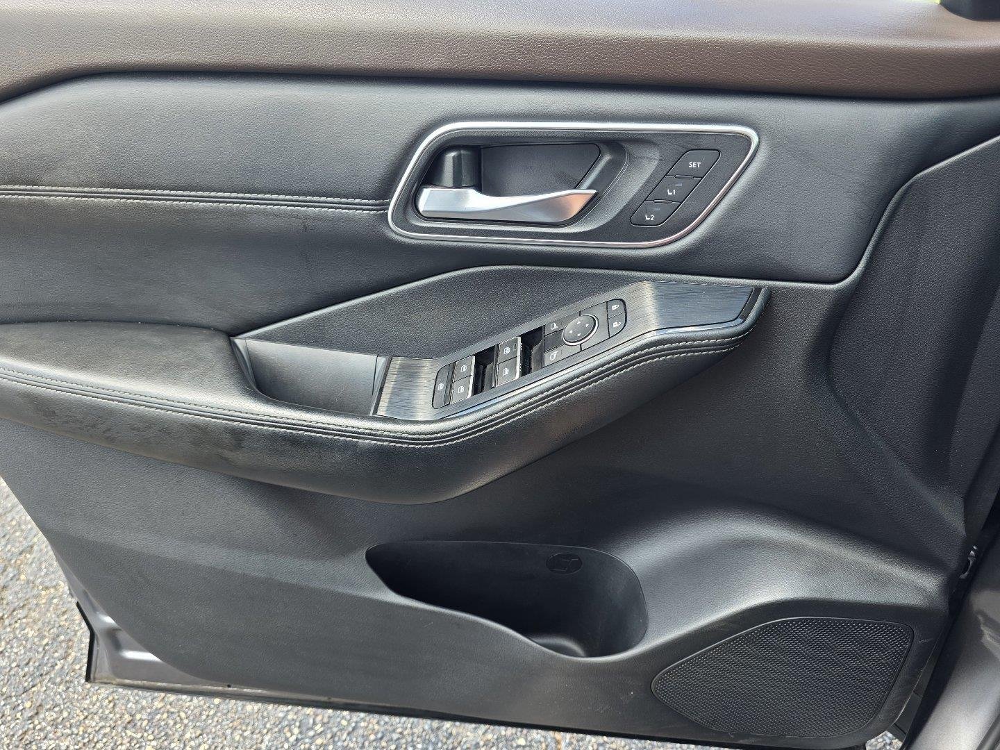 Used 2023 Gun Metallic Nissan Platinum image 25