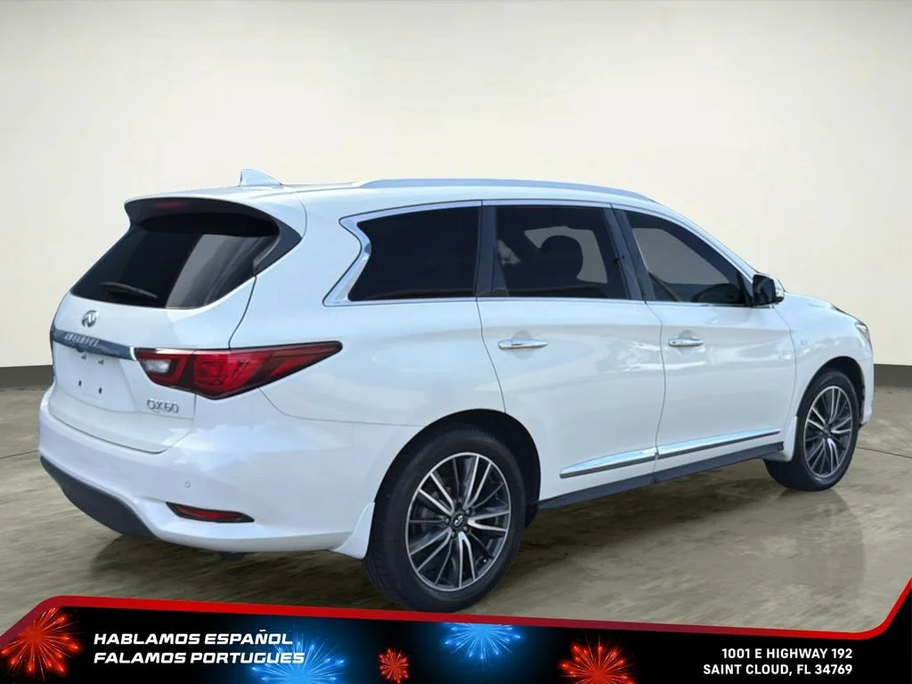 Used 2020 White INFINITI LUXE image 7