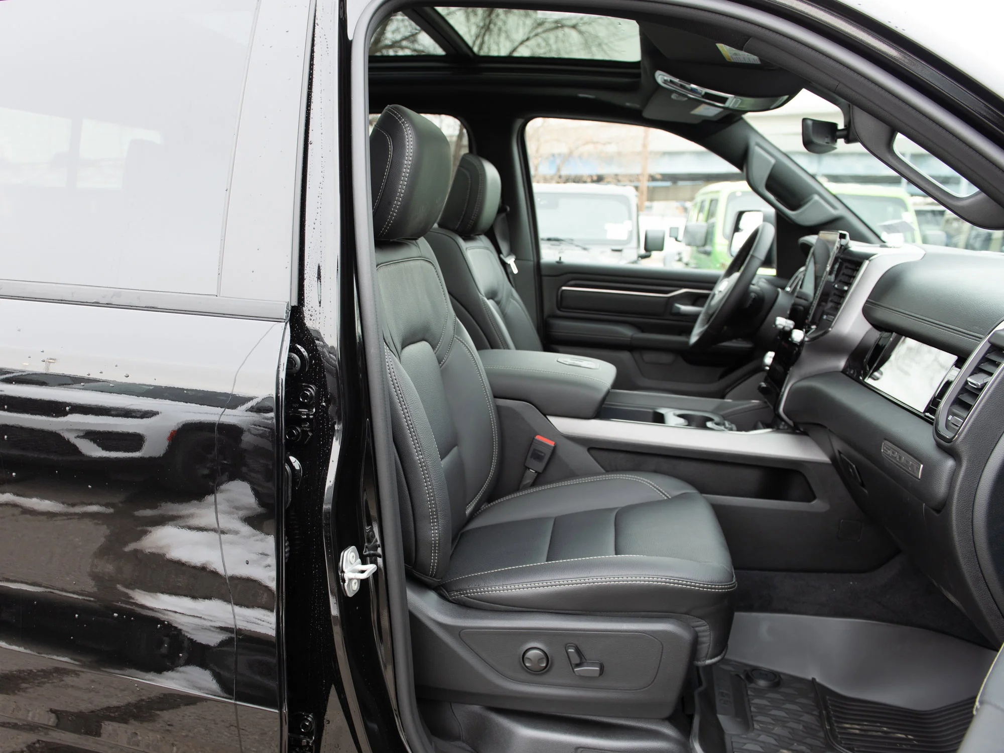New 2026 Black RAM Sport* HEMI V8 image 27