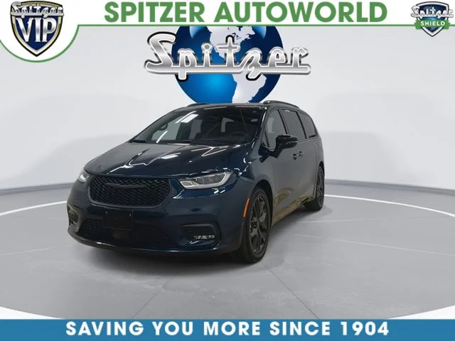 Used 2025 Blue Chrysler Limited image 4