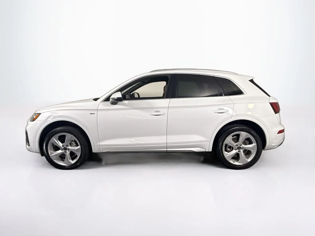 Used 2024 Glacier White Audi 45 S line Premium image 2