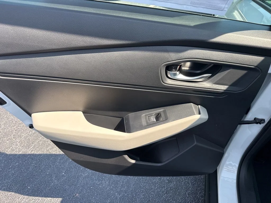 New 2026 Platinum White Pearl Honda LX image 14