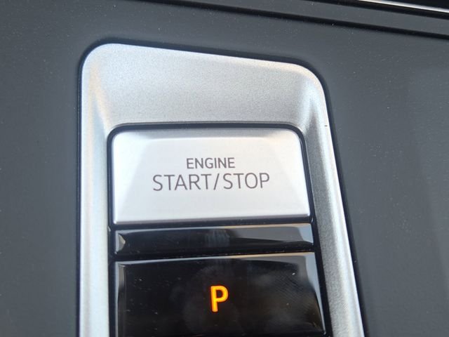 New 2026 Opal White Pearl Volkswagen 2.0T SE image 9