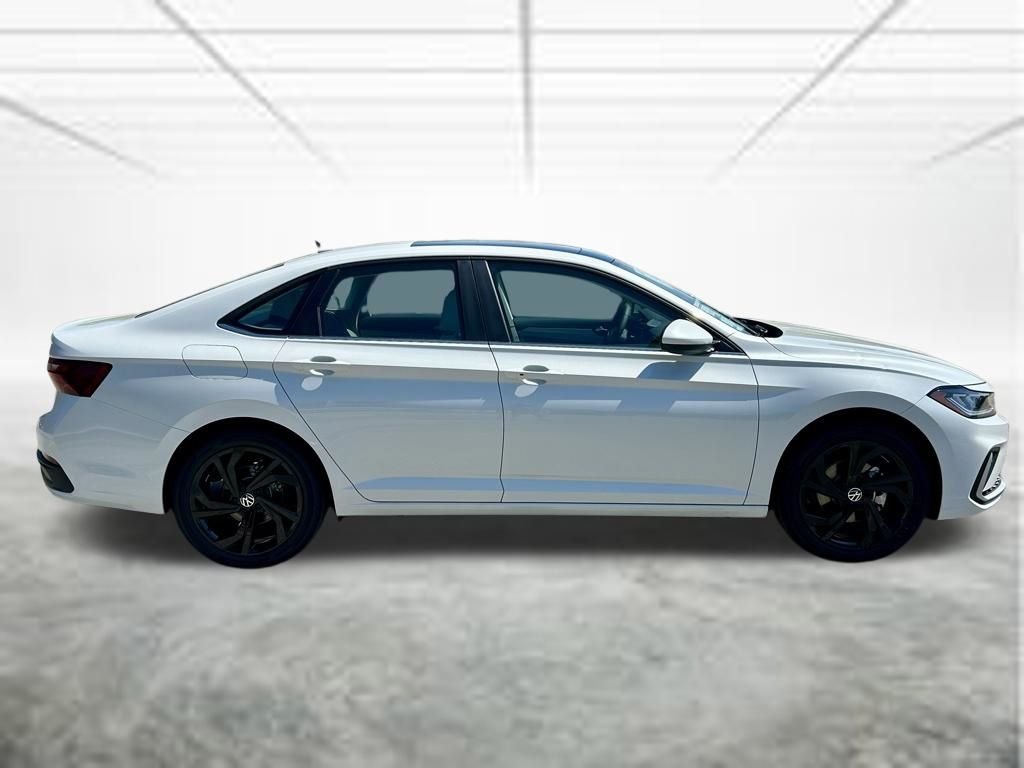 New 2026 White Volkswagen 1.5T SE image 4