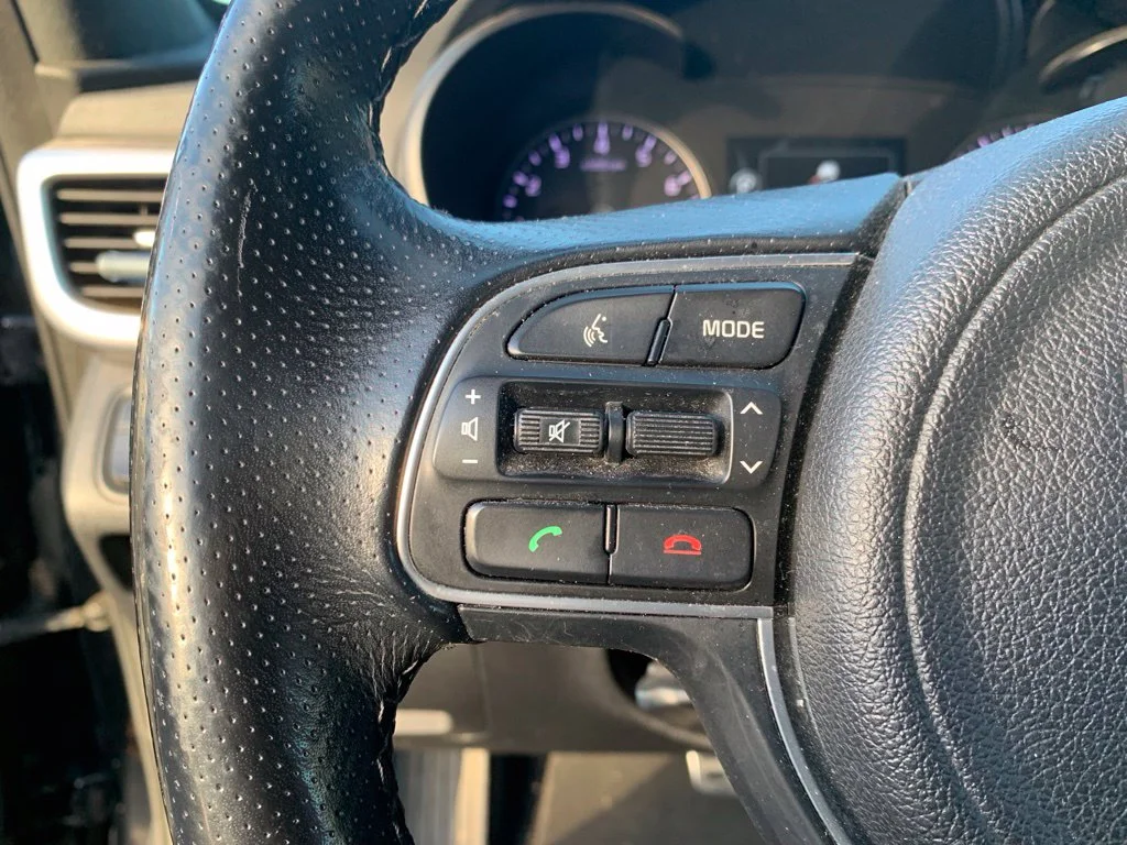 Used 2016 Ebony Black Kia SXL image 13