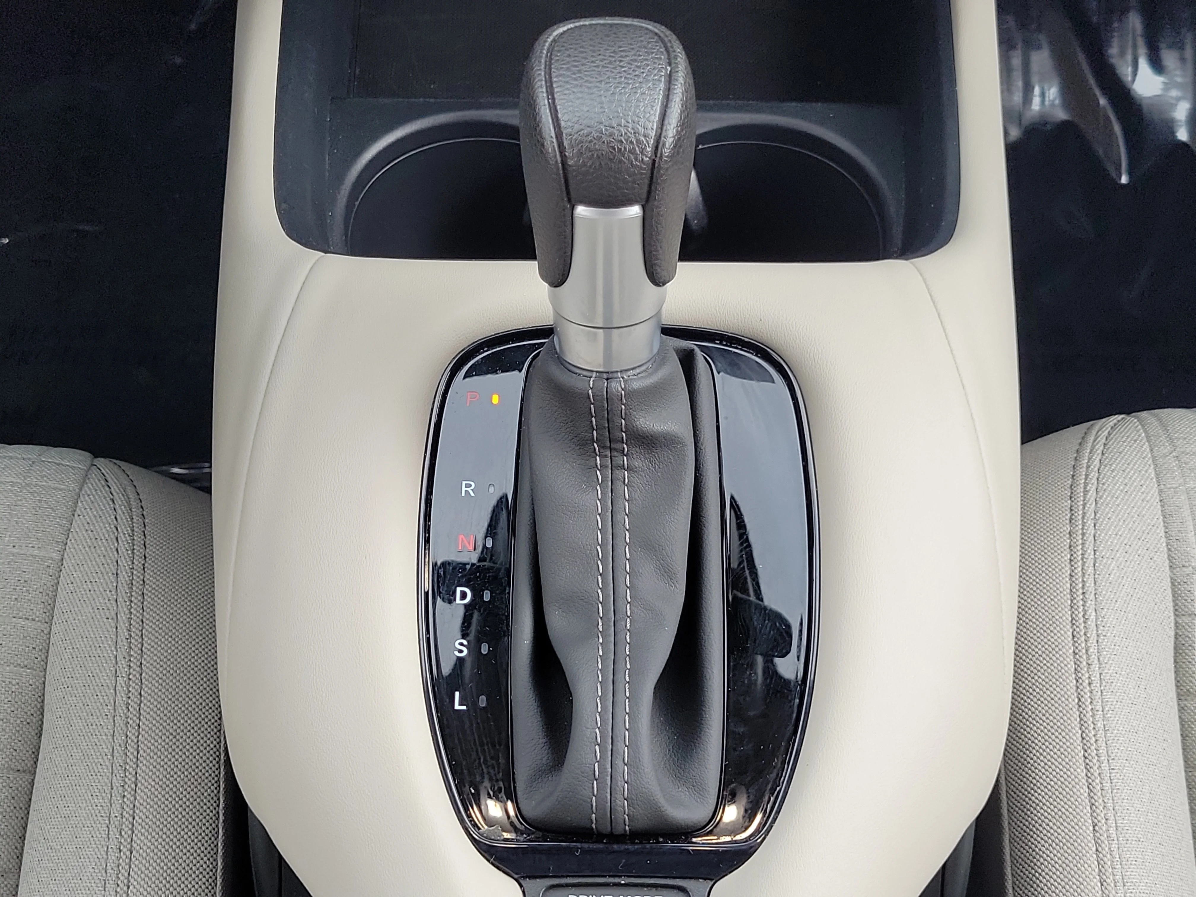 2025 Honda HR-V LX - Photo 16