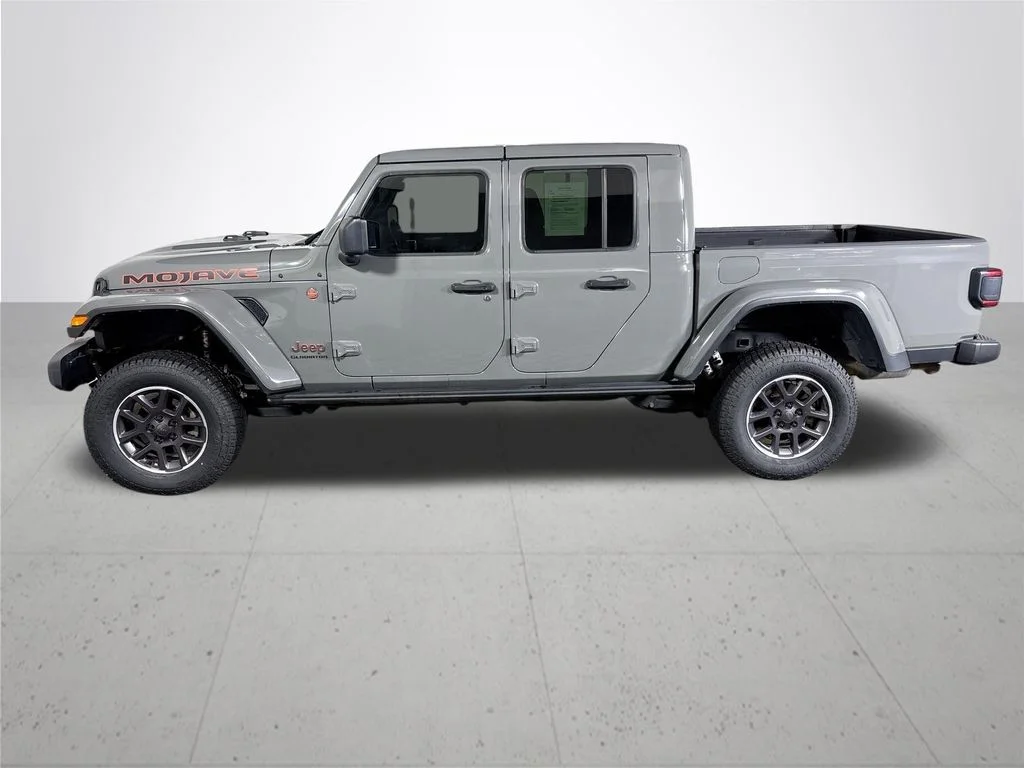 Used 2021 Gray Jeep Mojave image 9