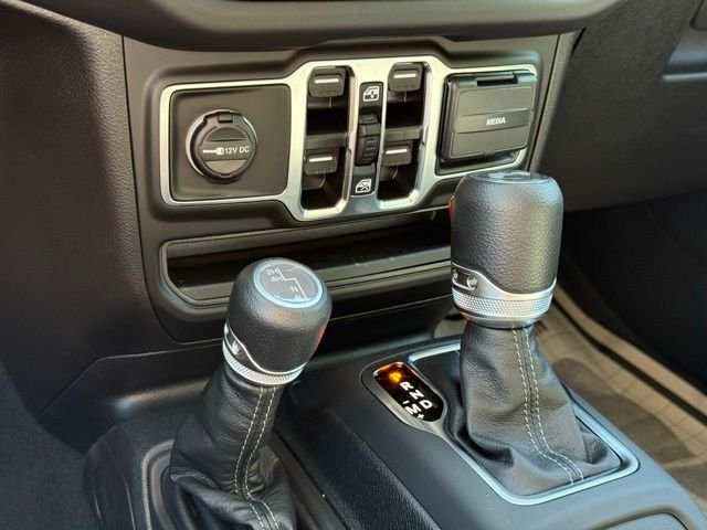 2025 Jeep Wrangler 4-Door Sahara - Photo 35