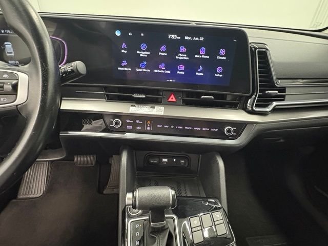 Used 2023 White Kia EX image 20