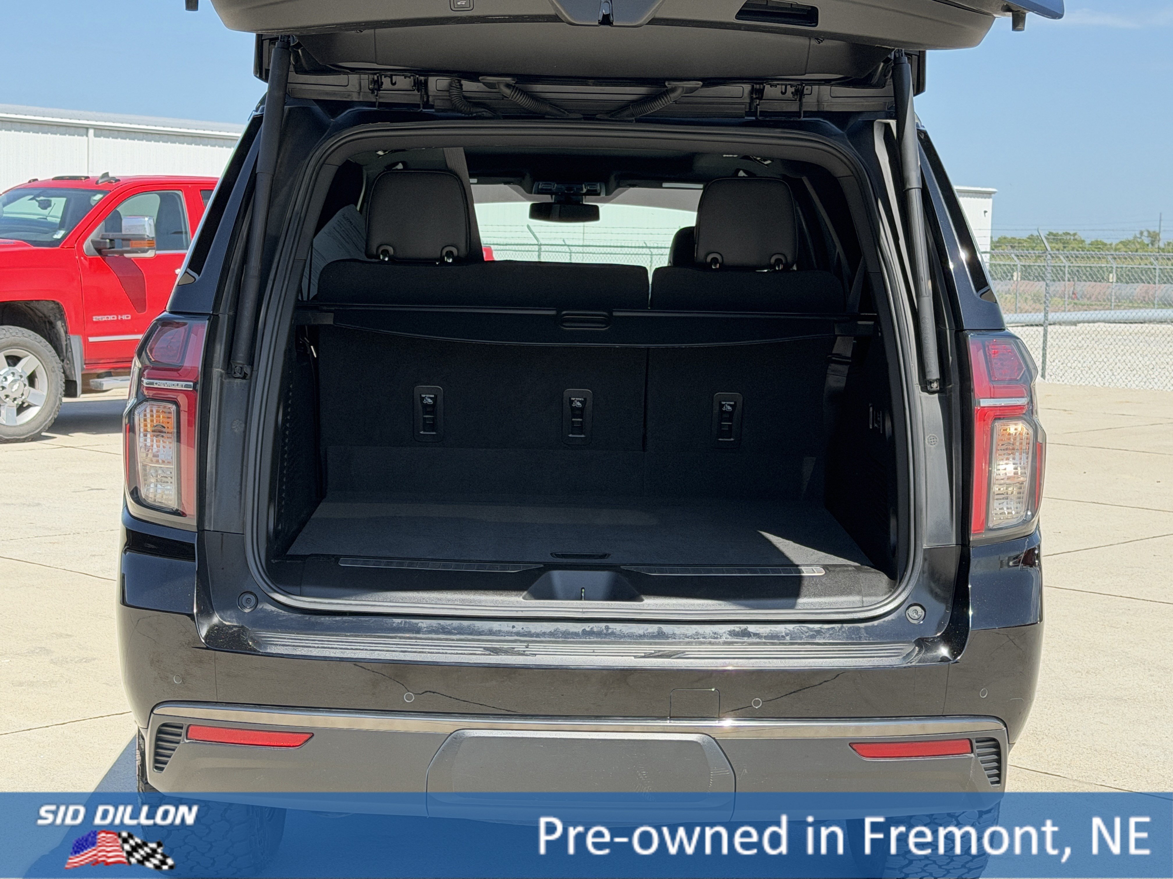 Used 2022 Black Chevrolet Z71 image 5