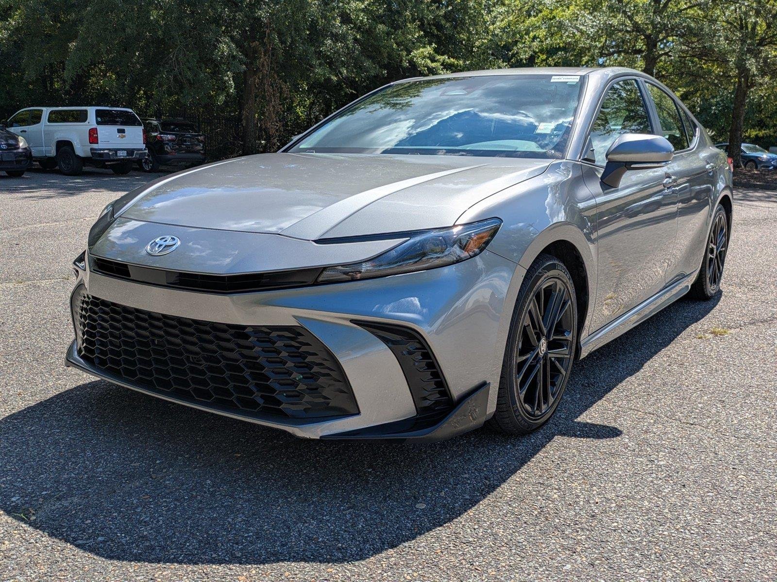 Used 2025  Toyota SE image 8