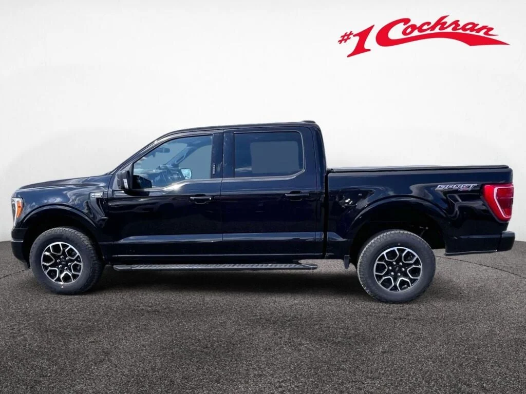 Used 2023 Agate Black Metallic Ford XLT image 11