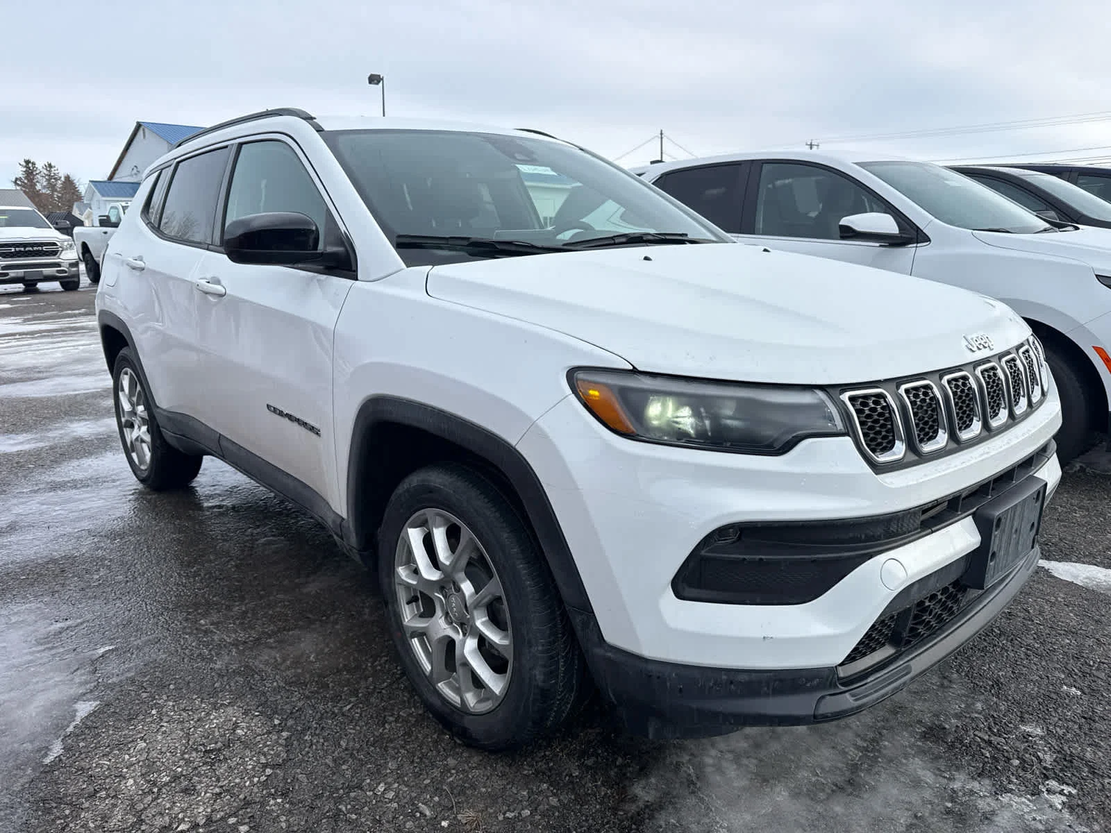 2023 Jeep Compass Latitude Lux 4X4's photo