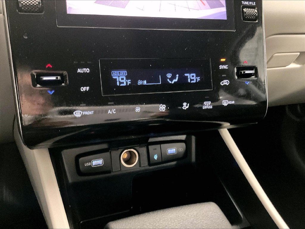 Used 2024 Silver Hyundai SEL image 25