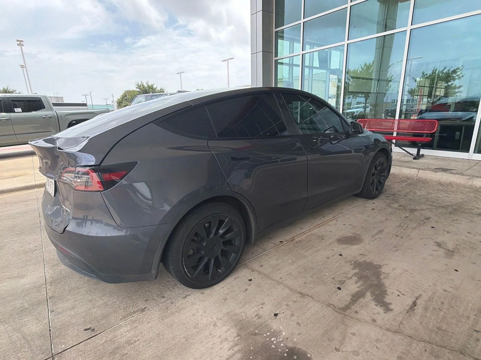 Used 2023  Tesla Long Range image 9