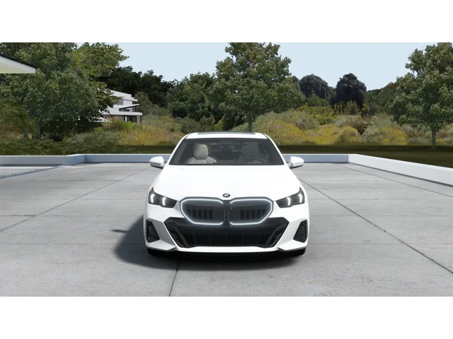 New 2027 Alpine White BMW  image 3