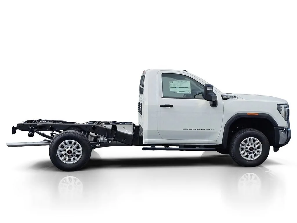 2025 GMC Sierra 2500HD Pro - Photo 8