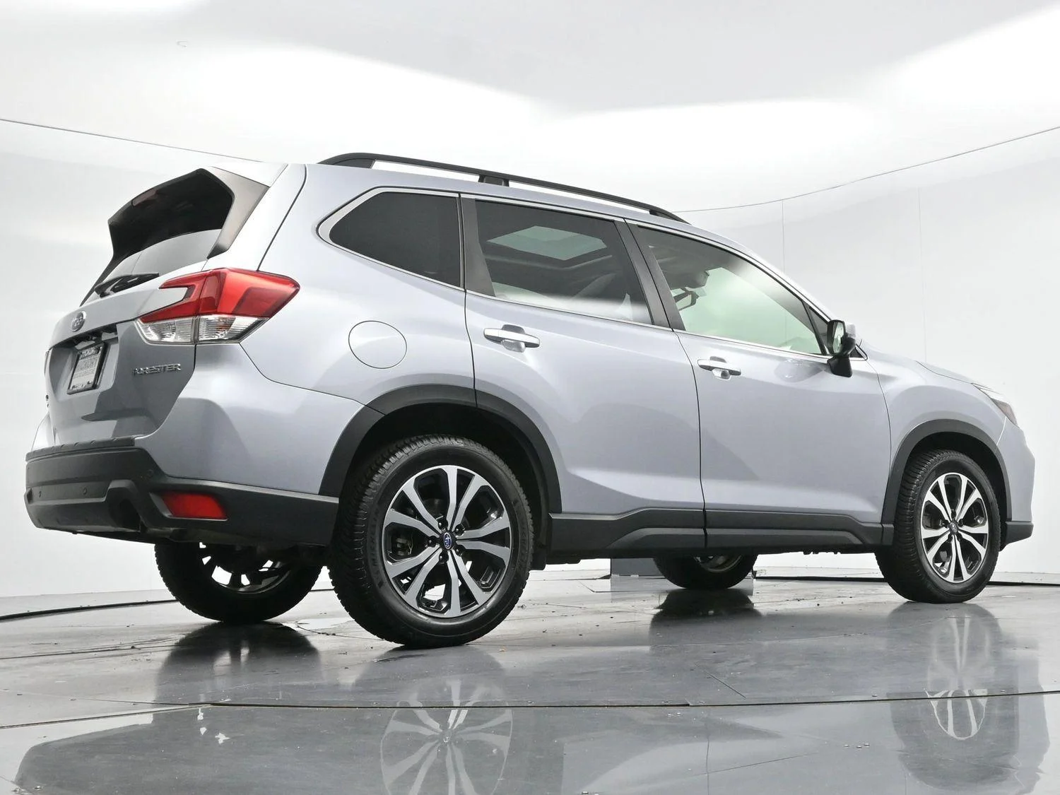 Used 2020 Ice Silver Metallic Subaru Limited image 49