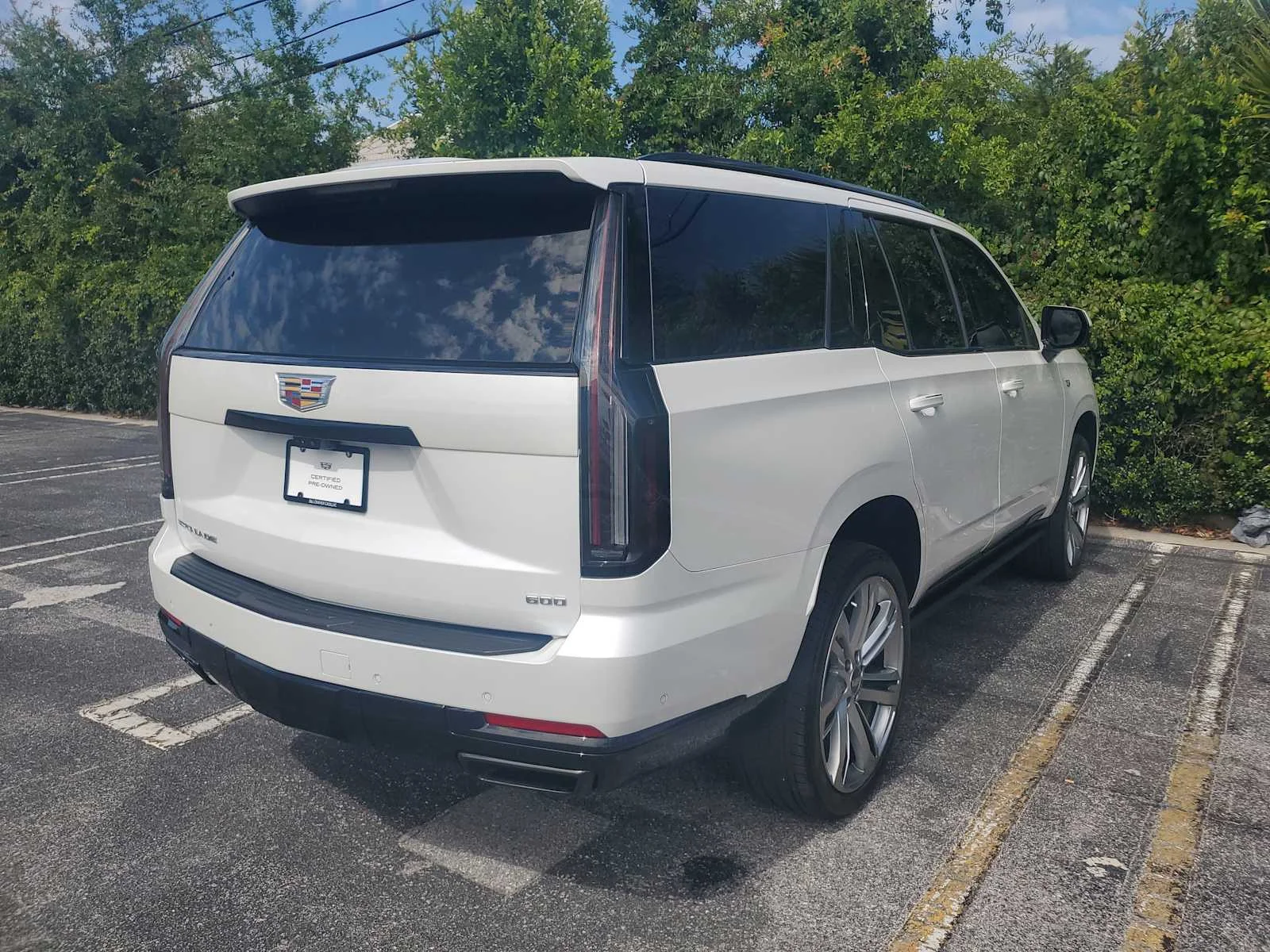 Used 2025 Crystal White Tricoat Cadillac Sport Platinum image 5