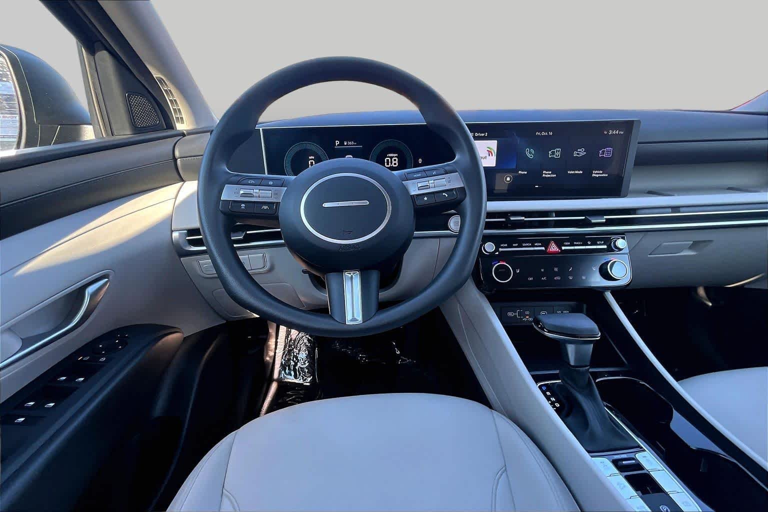 Used 2026 Phantom Black Hyundai SEL image 6