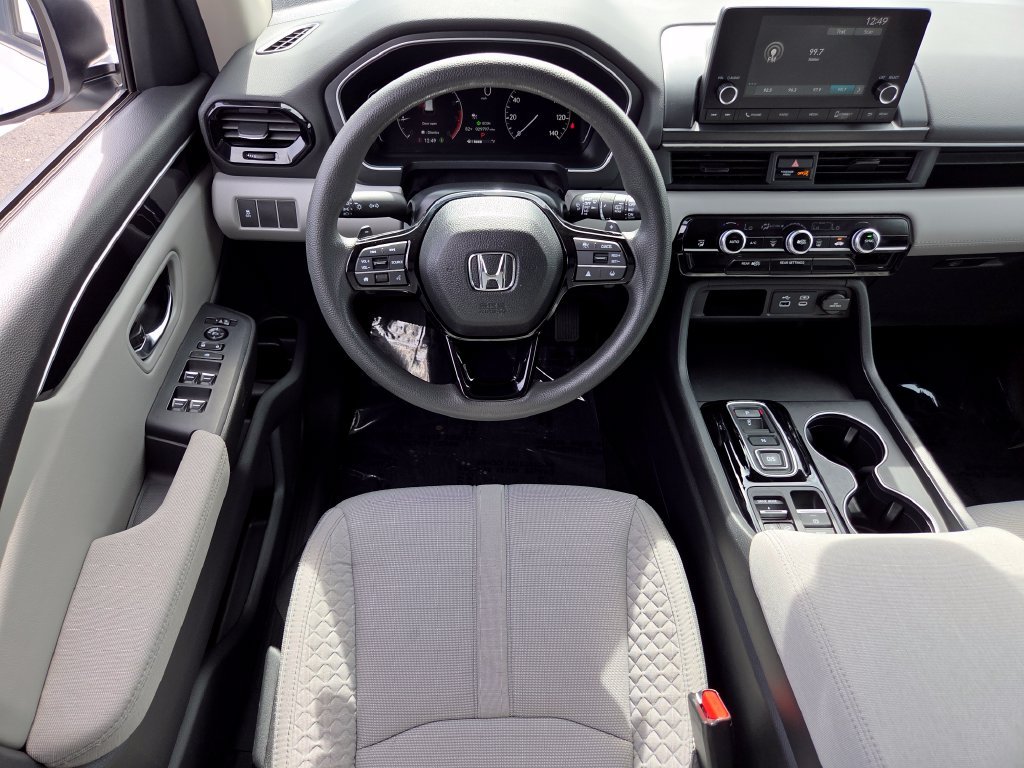 2024 Honda Pilot LX - Photo 29
