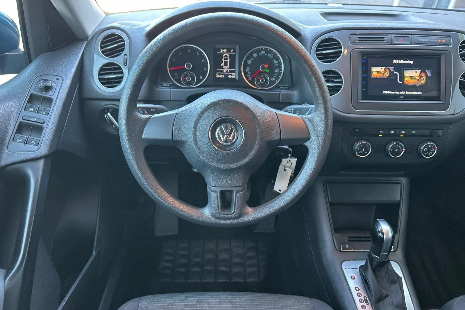 Used 2017 Pacific Blue Metallic Volkswagen SUV image 13