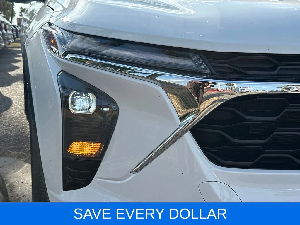 Used 2024 White Chevrolet LT image 3