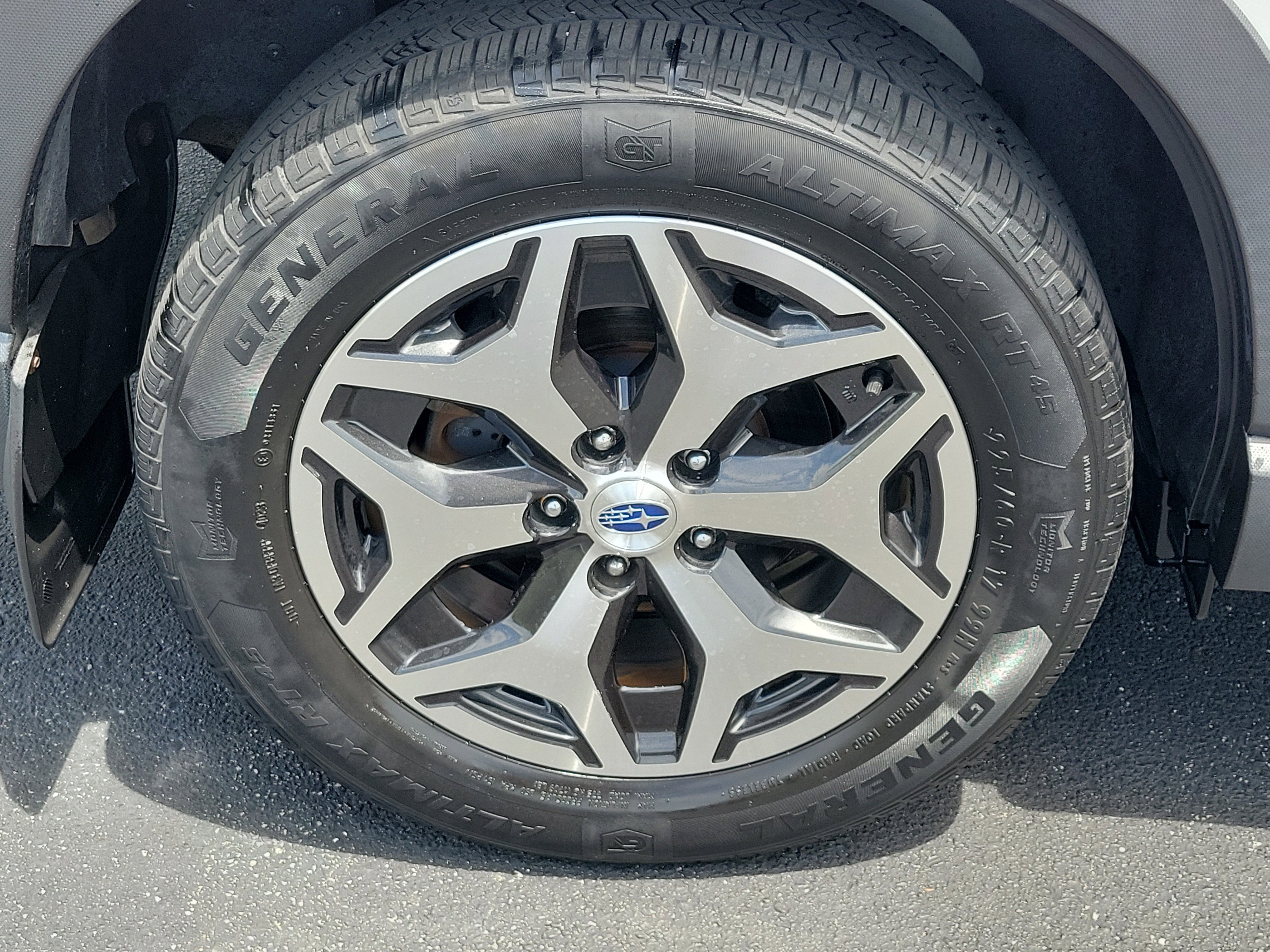 Used 2020 Crystal White Pearl Subaru Premium image 9