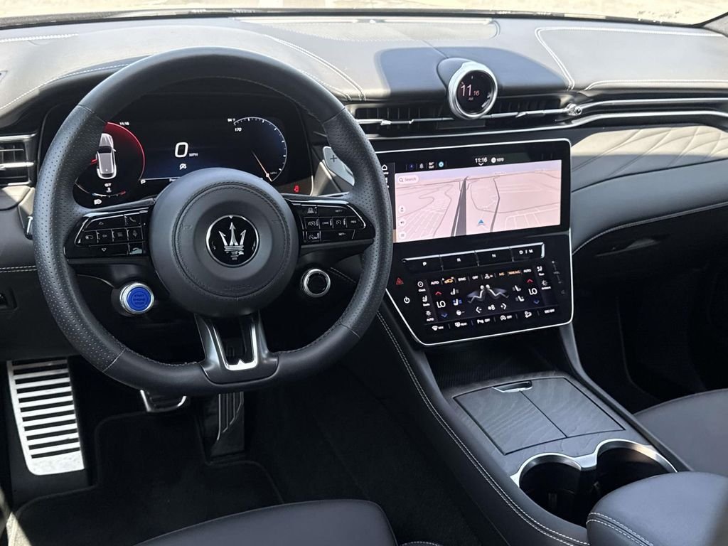 Used 2025  Maserati Modena image 6