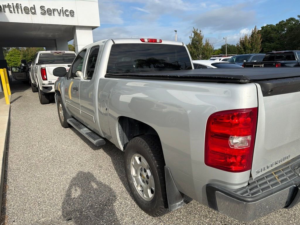 Used 2013 SILVER ICE METALLIC Chevrolet LT image 5