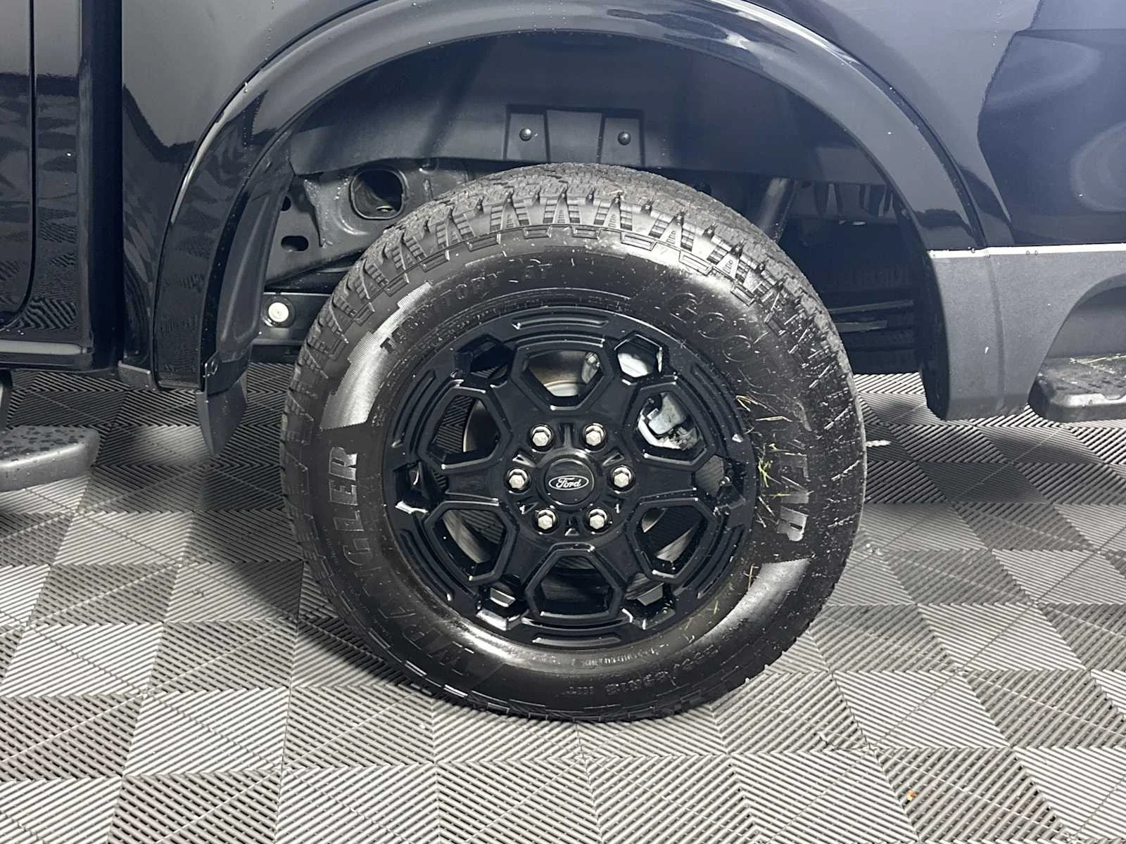 New 2025 Shadow Black Ford XLT image 24