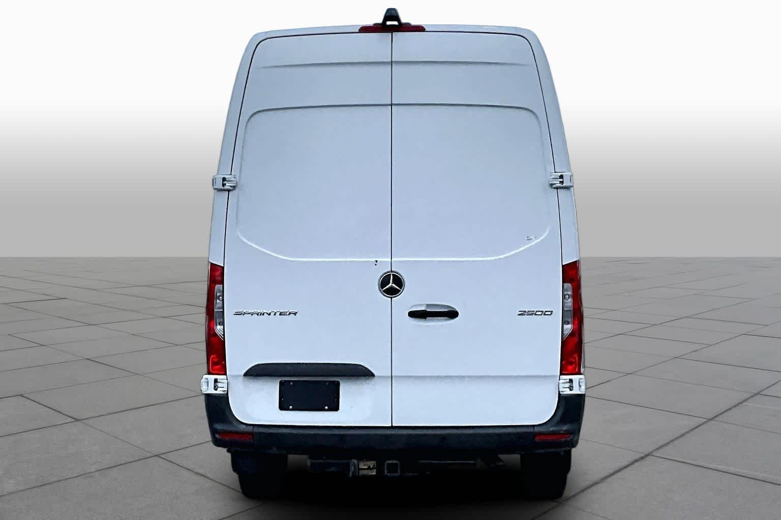 Used 2020 Arctic White Mercedes-Benz  image 5