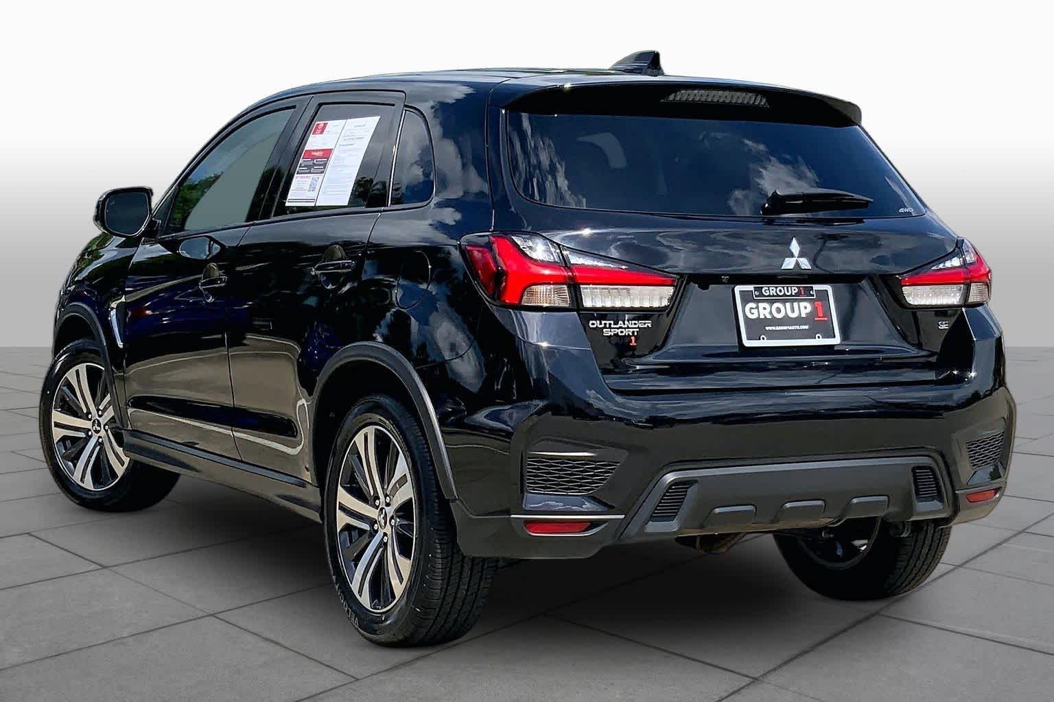 Used 2024 Labrador Black Pearl Mitsubishi SE image 12