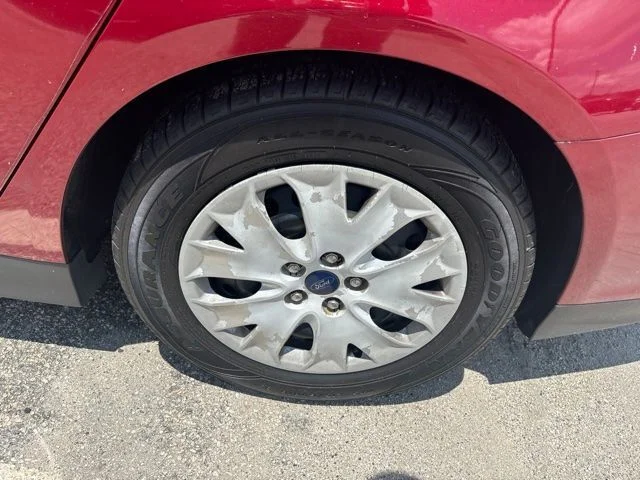 Used 2014 Red Ford S image 5