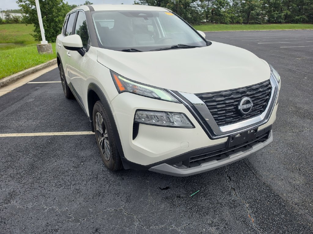 Used 2023 White Nissan SV image 7