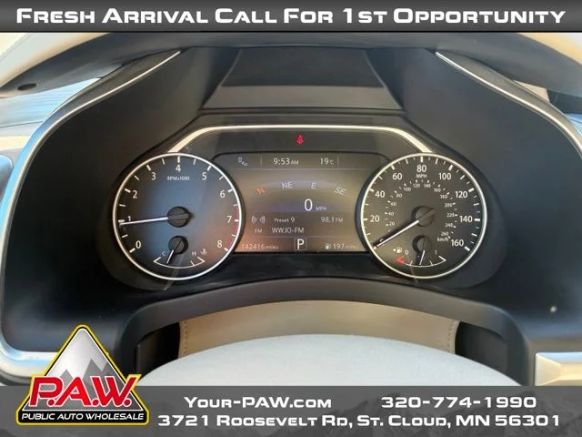 Used 2016 White Nissan SL image 13
