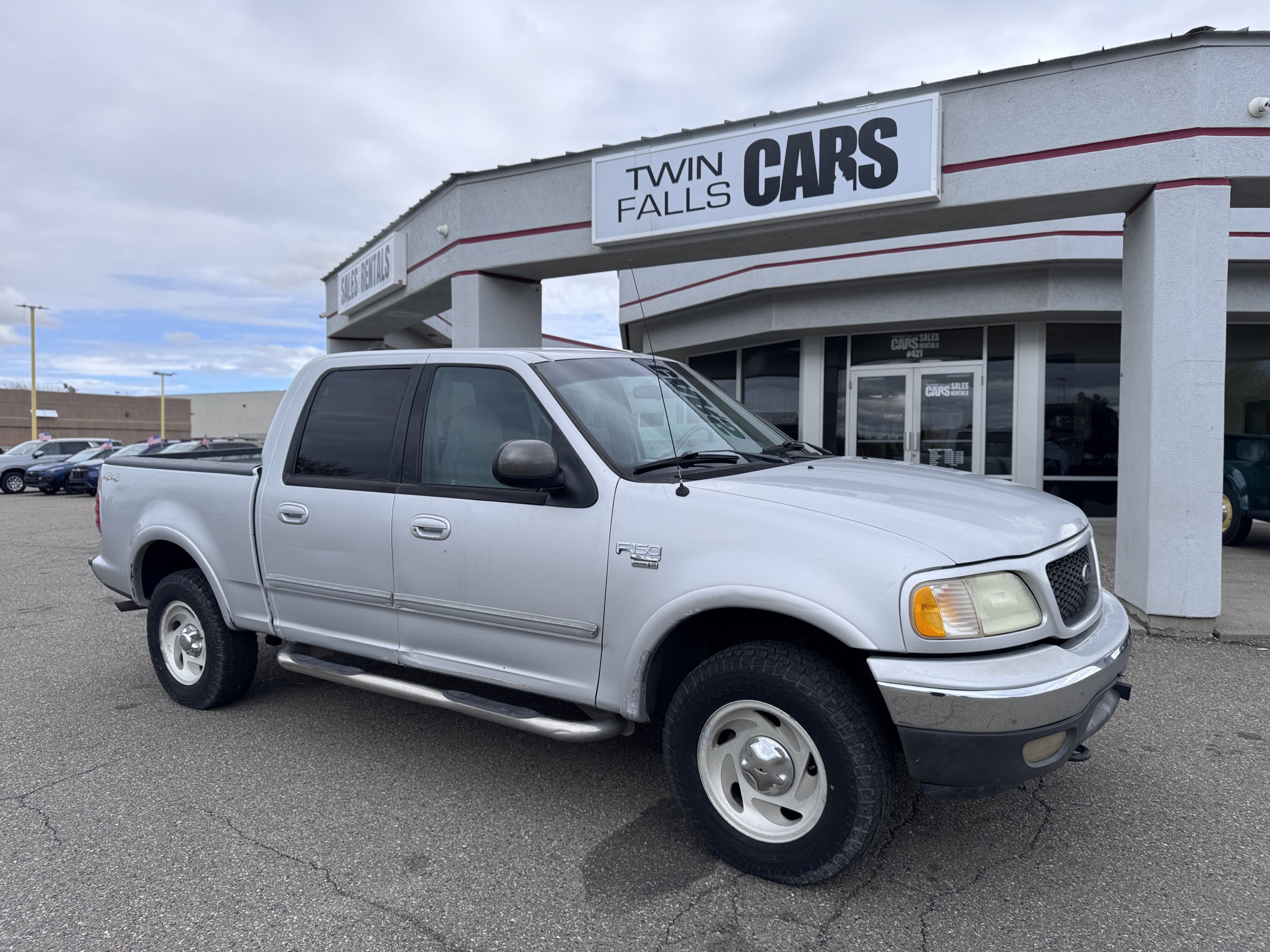 Used 2002  Ford XLT image 2