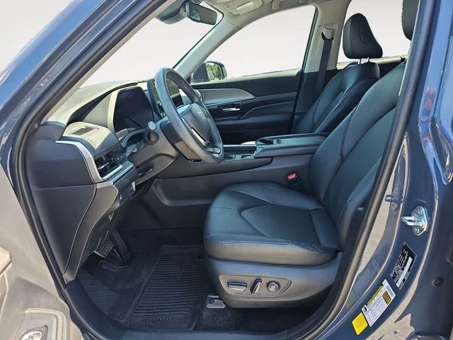 Used 2024 White Toyota XLE image 7