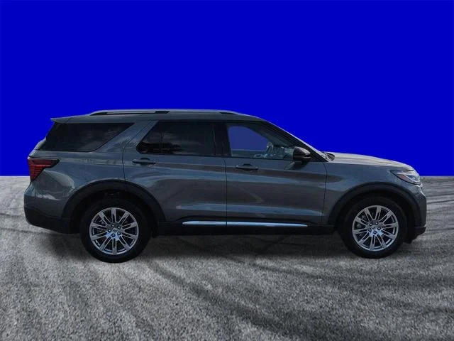 New 2026 Gray Ford Platinum image 3