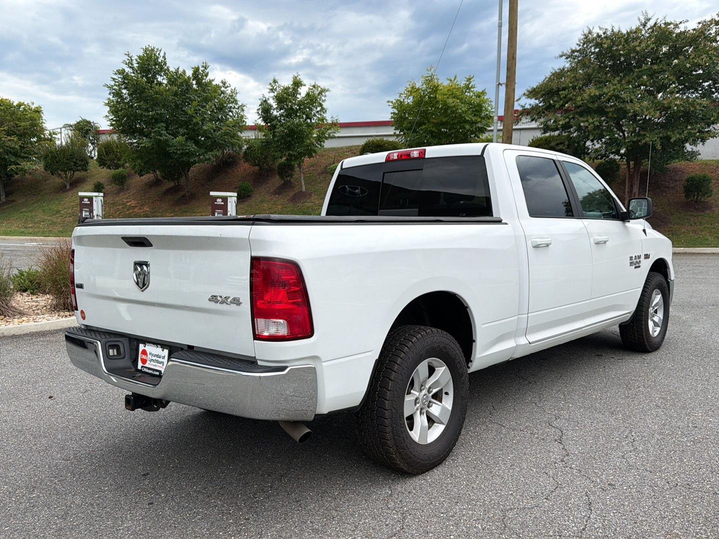 Used 2019 Bright White Clearcoat Ram SLT image 9